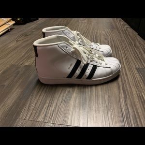 Adidas Sneakers